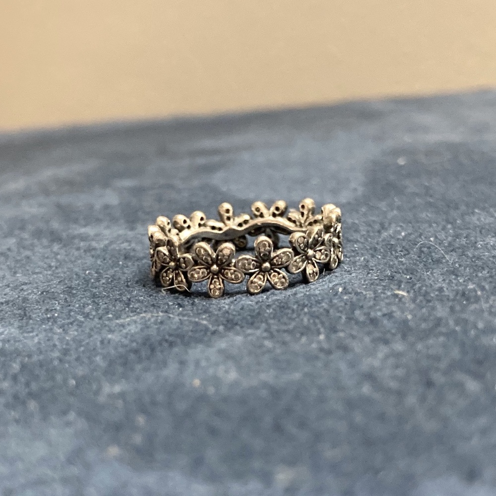 Pandora Daisy Flower Ring